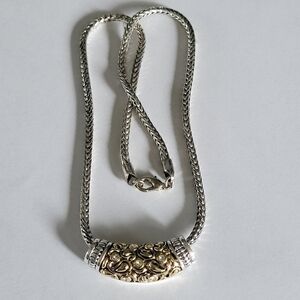 🌟Fashion Necklace Elegant Silver / Gold Necklace With CZ Stone Accents Preowned